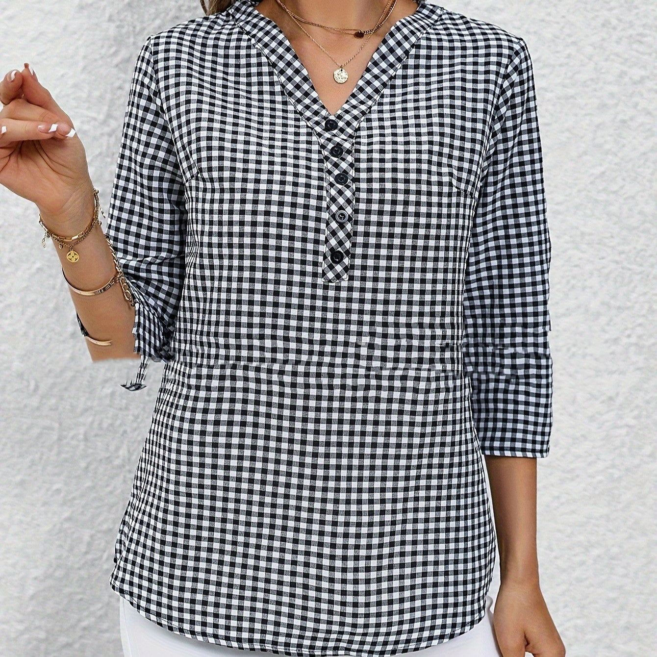 Classic Plaid Shirt with Three-Quarter Sleeves – Vintage-Inspired Style